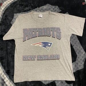 Vintage 90's New England Patriots Shirt Single Stitch Men's Large Tom Brady NFL
